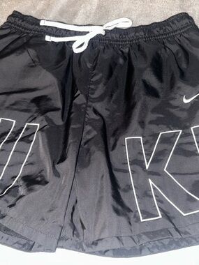 MEN'S NIKE SPORTSWEAR EMBROIDERED WOVEN FLOW SHORTS NWOT size XL